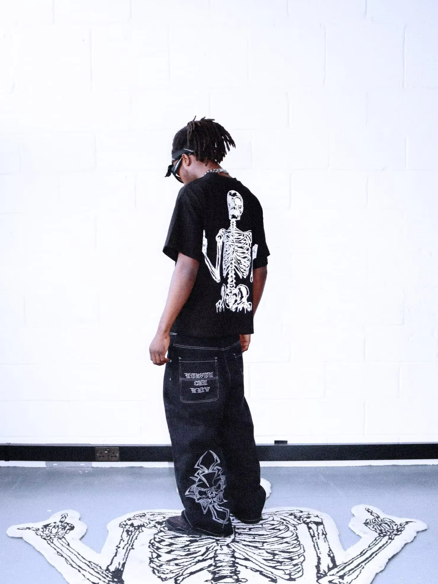 Amalfi® Embroidered Baggy Jeans