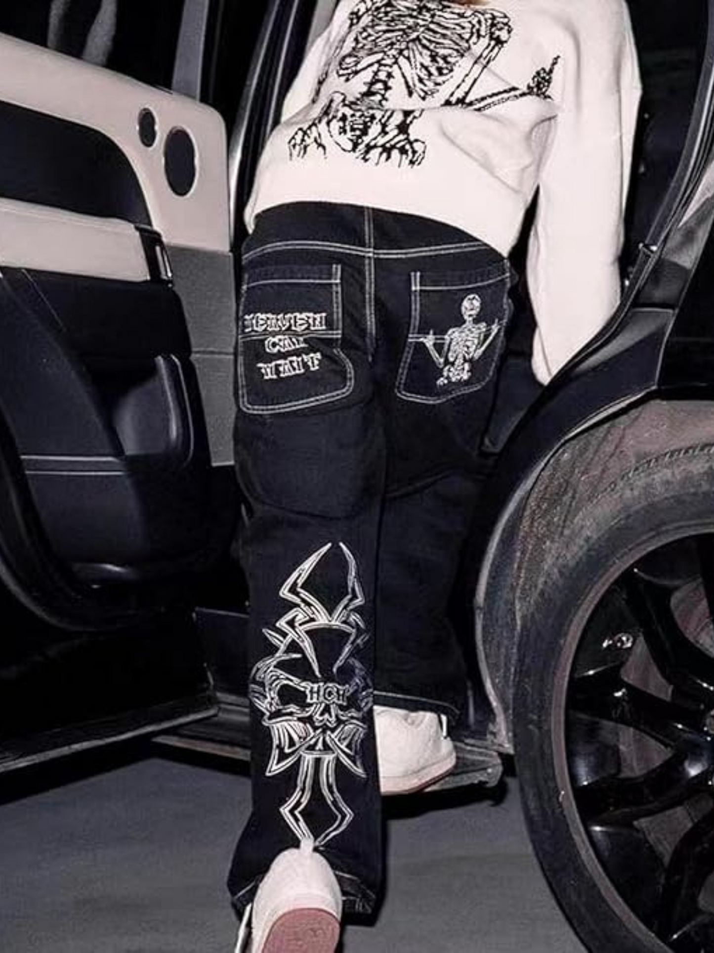 Amalfi® Embroidered Baggy Jeans